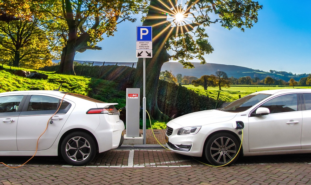 Lees meer over het artikel Elektrische bedrijfswagens: van laadpaal tot car policy